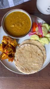 Jowar Chapati and Dal Sabzi